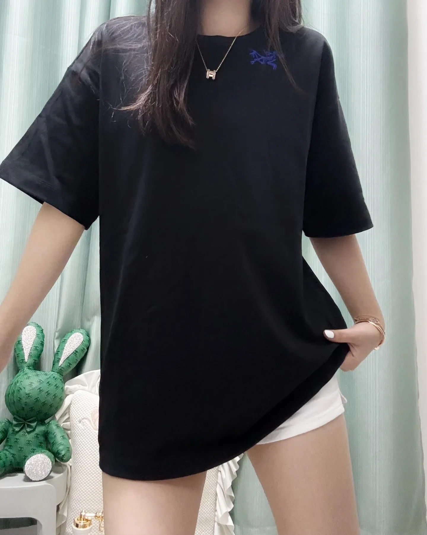 Black ， Same Style